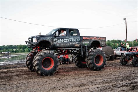 REDNECKS WITH PAYCHECKS OFFROAD - LFTDxLVLD
