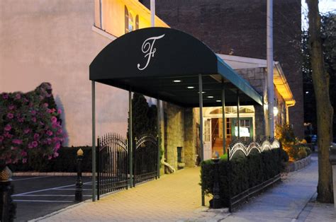 Garrett's florist provides unique beautiful, handmade, artificial and live cemetery and grave decorations to remember and honor your loved ones. Flower Funeral Home, Yonkers funeral directors - Funeral Guide