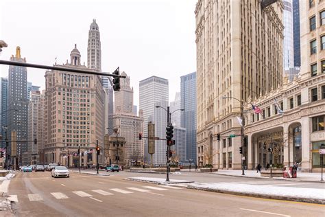 Chicago's Magnificent Mile: The Complete Guide | Chicago magnificent mile, Magnificent mile 