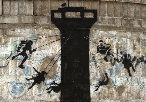 En palestine, banksy plaide pour la justice, la paix et la liberté du peuple palestinien vivant à gaza dans des conditions de pauvreté extrême. Banksy Secretly Gets Into Gaza To Create Controversial ...