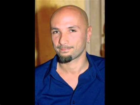 Alex baroni born alessandro guido maria baroni december 22 1966 april 13 2002 was an italian white soul singer active between 1994 and 2002 he releas. Alex Baroni - Chi mi aiuterà - YouTube