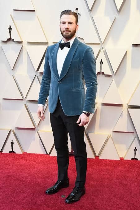 Chris Evans Stabs Hearts With His Formal Looks Iwmbuzz