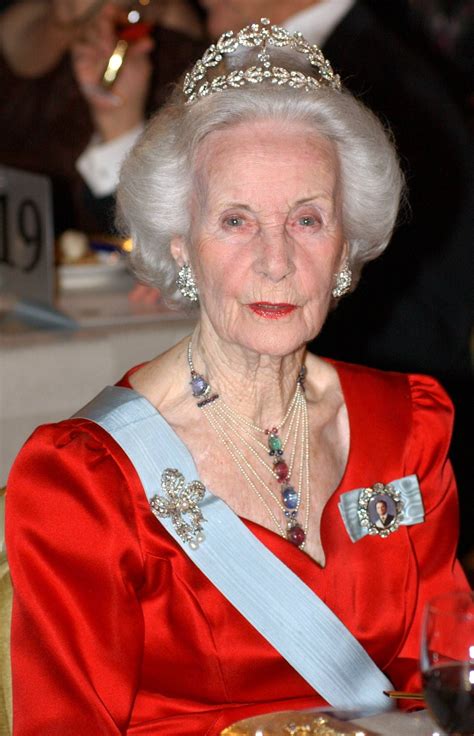 Princess Lilian Of Sweden Duchess Of Halland Née Davies Tiaras Tiara Kungligheter