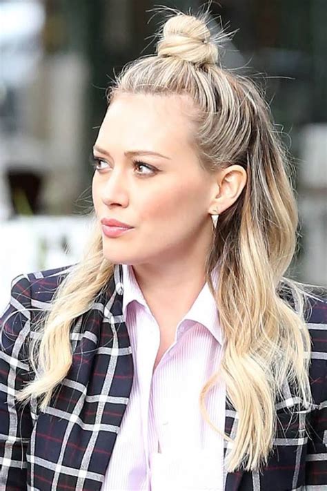 45 Stylish Topknot Hairstyles That Are In Vogue This Season Short