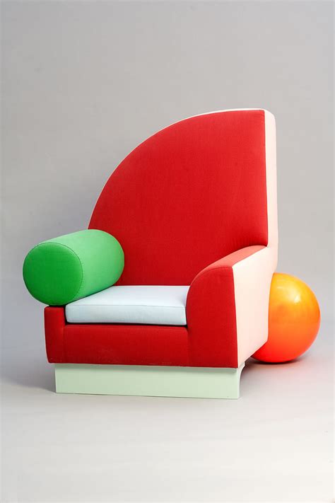 However, this style was embraced by celebrities at the time including andy warhol and david bowie. What Is The Memphis Group? - Something Curated
