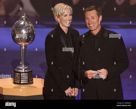 Wayne Gretzky R And His Wife Janet Laugh On Stage As The Prepare To