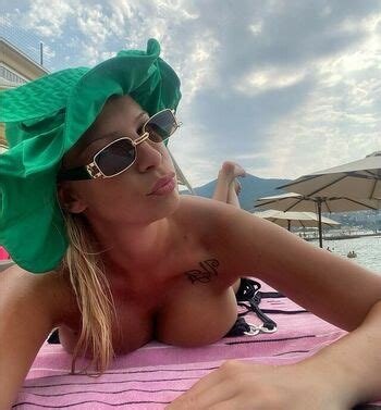 Eve Dapic Eves Garden Evitaaa Nude Onlyfans The Fappening Plus