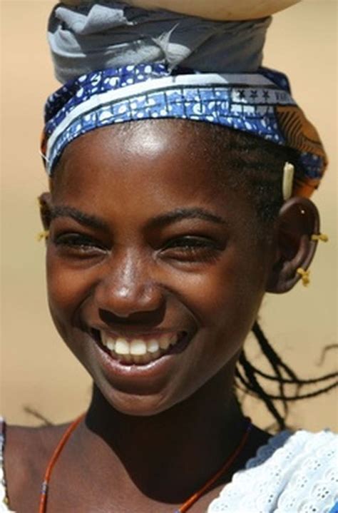 Pin By Domingo Aquines On Humanité élégante Beautiful Smile Smile World African Beauty