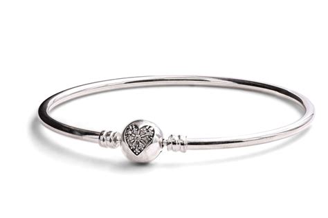 Pandora Heart Of Winter Bangle Bracelet Limited Edition Size 19