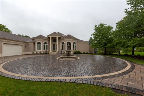 Circle Driveway Serenity Creek Design And Landscaping Bloomington Il