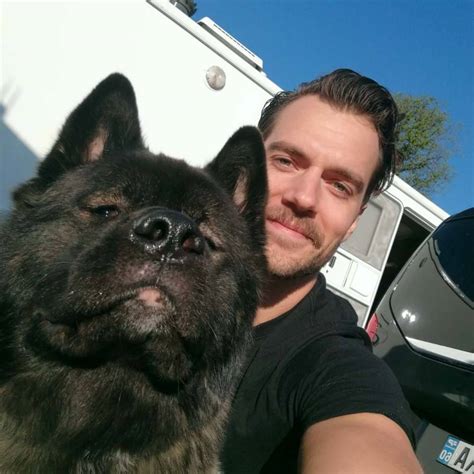 Lista de novias de henry cavill : Henry Cavill Shares Clip Celebrating Star Wars Day With ...