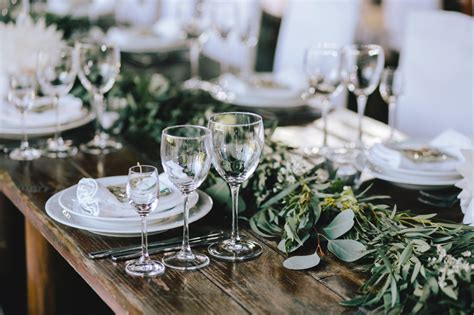 Tips for Hosting a Successful Dinner Party - About The Table