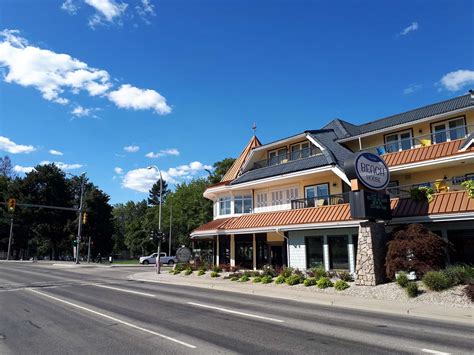 Kelowna parks wake up in the late spring with entertainment for all ages including outdoor concerts most of kelowna's parks highlight sandy beaches and a few have watersport rentals accessible. Prestige Beach House Kelowna, BC - See Discounts