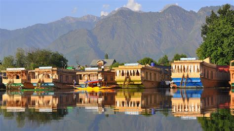 Kashmir Houseboat Tour Once In A Lifetime Experience