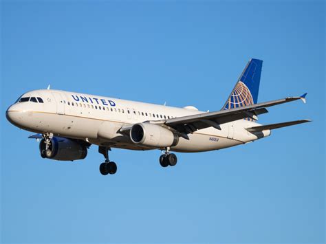 N469ua United Airlines Airbus A320 By Edwin Sims Aeroxplorer Photo
