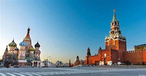 La plus grande ville d'europe plus de 14 millions d'habitants moscou, sur la moskva à l'ouest de la russie, est la capitale. La Russie de Moscou à St Pétersbourg - Les Voyages de ...