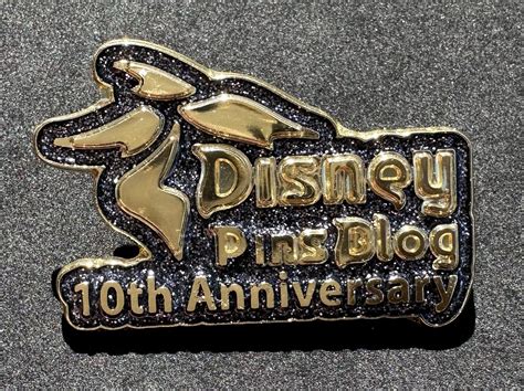 Disney Pins Blog On Twitter Free Le 200 Dpb 10th Anniversary Pin With