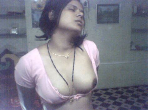 Tamil Housewife In Wet Saree And Blouse Semi Naked
