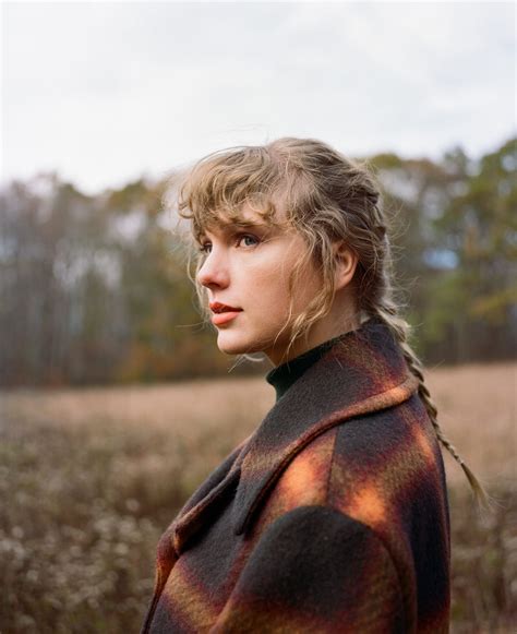 How To Recreate Taylor Swifts Evermore French Braid Explained By Hair Experts