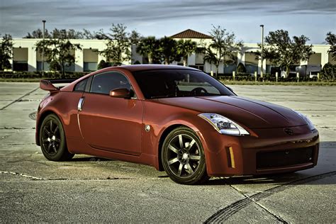 Nissan 350z Enthusiast Did A Shoot On A Red Nissan 350z En Flickr