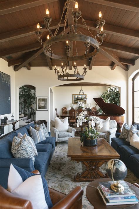 Mediterranean Style Living Room Decor