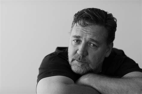 With all the numerous features that crowwe offers, it gives users the option to register both a business profile for commercial purpose and public or private profile for your. Russell Crowe Wallpapers Images Photos Pictures Backgrounds