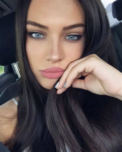 Models Instagram Brunette Beauty Beautiful Lips Beautiful Eyes