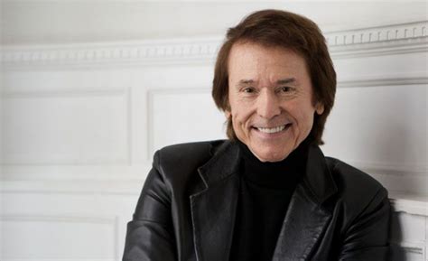 Biografía de Raphael