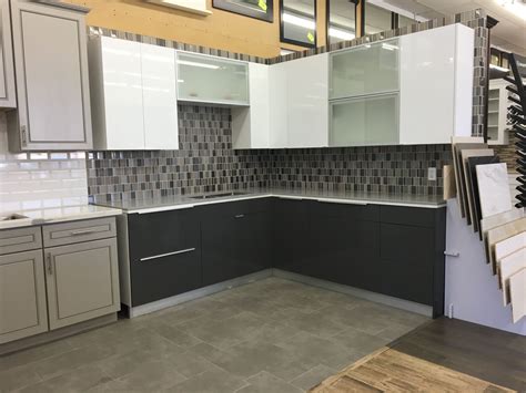 Beautiful Modern Kitchen Built With High Gloss White Flat Panel