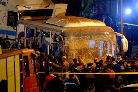 Bomb In Egypt Strikes Bus Full Of Vietnamese Tourists Killing 4 The