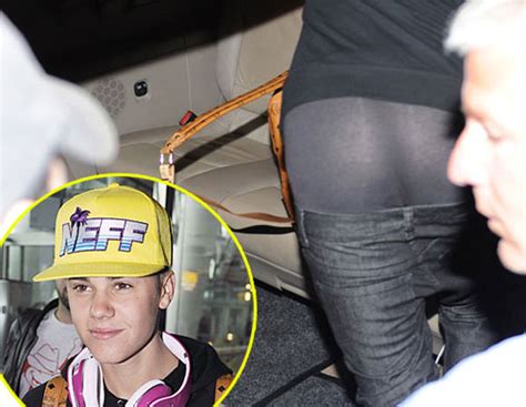 Famous And Celebrities Oops Justin Bieber Shows The Butt