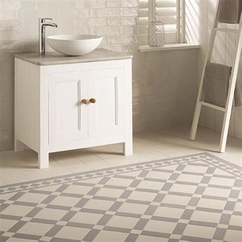 Find the best tile pattern for the pattern is at its best with neutral colors in a narrow hallway or small bathroom today, patterned hexagons create stunning feature walls on floors, mixed with plain hexagon tiles for the ultimate effect. Victorian Floor Tiles | Vintage Tiles | New Image Tiles Dorset