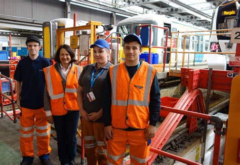 Young Apprentices Show Mp Their Skills In Maintaining Great Govia