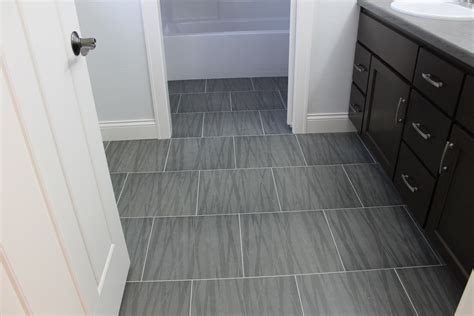 Whats Hot In Tile Showers Right Now And Other Flooring Trends