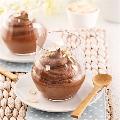 Mousse au chocolat noir et lait de coco