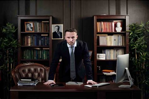 Solicitor is a lawyer who gives legal advice and represent the clients in the courts. What Does a Solicitor Do? | Ebizz Divorce Lawyer | Solicitor