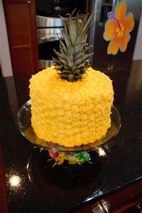 OCTOBER 2017: Party Like A Pineapple | Pineapple birthday party, Pineapple birthday, Pineapple ...