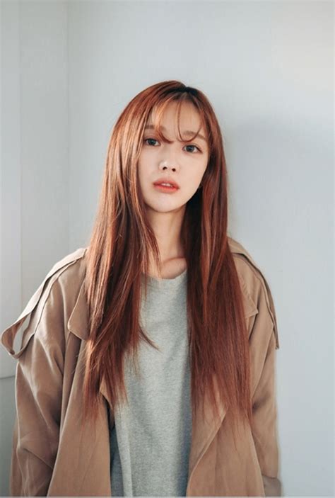 Be it even if you have thin hair, this wavy side fringe haircut for long thin hair can look gorgeous. Cute Korean Hairstyles 2020 Teens Trendy