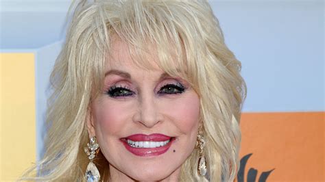 Dolly Parton Weighs In On Whitney Houstons ‘ill Always Love You Cover