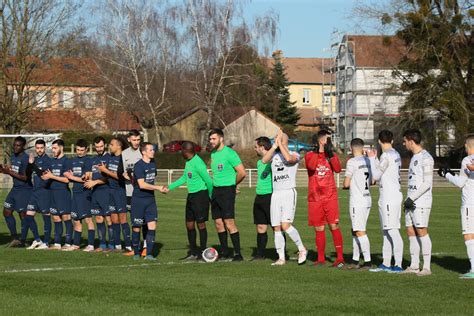 Photos R Gional Hombourg Haut S Impose Sur La Pelouse De