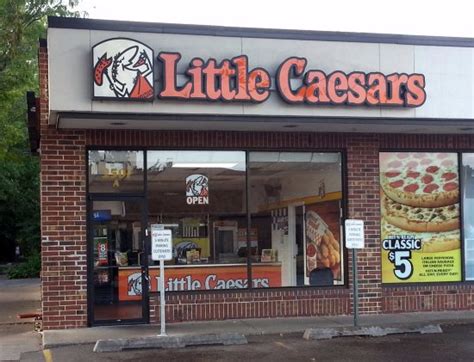 little caesars chicago 2501 w lawrence ave lincoln square restaurant reviews and phone