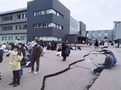 Japan Quake Toll Rises To 62 Over 300 Injured Daily Trust