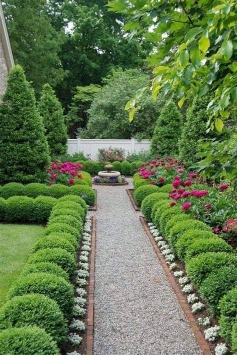8 X Simple Garden Path Ideas