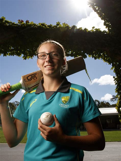 Womens Cricket Darcie Brown A Teenage Bowling Sensation Daily Telegraph