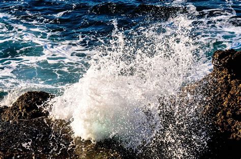 Sea Water Waves Spray Drops Rocks Ocean Wallpaper 2000x1328 336099