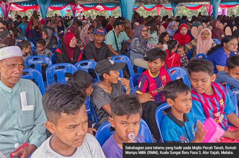 Rakyat melaka atau pemastautin boleh memohon pelbagai kategori rumah mampu milik di melaka melalui lembaga perumahan melaka (lpnm). Majlis Perasmian Pecah Tanah Projek Rumah Mampu Milik (RMM ...