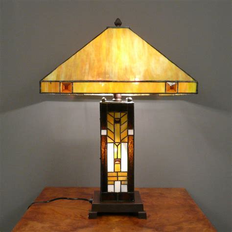 Lampe qui n a qu une lampe — quae argyrippa postea dicta, dauniae sive apuliae civ. Lampe Tiffany - Lampadaires et applqiues