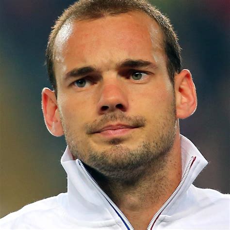 Wesley sneijder is a midfielder and is 5'7 and weighs 147 pounds. Wesley Sneijder Discusses January Transfer to Chelsea or Manchester United | Bleacher Report ...