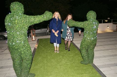 The Hedge Men Human Statues For Hire
