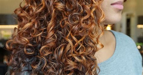 An experienced colorist can perform a proper assessment of your mane and develop a customized approach, using colors and techniques optimized for your individual hair texture and needs. The Most Popular Curly Hair Colors for Fall ...